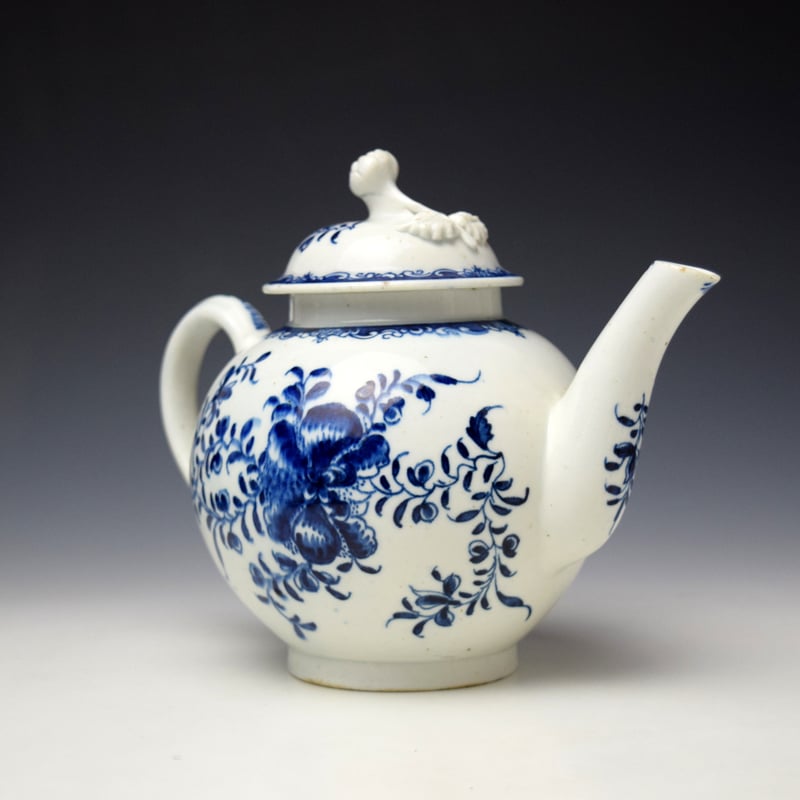 Lowestoft Mansfield Pattern Teapot and Cover c1770-80 (6)