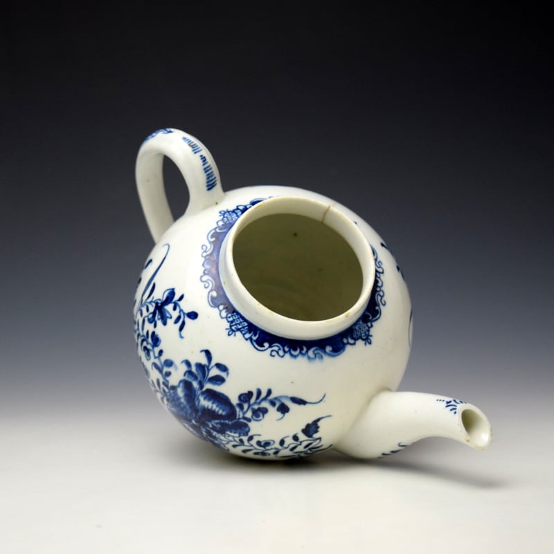 Lowestoft Mansfield Pattern Teapot and Cover c1770-80 (7)