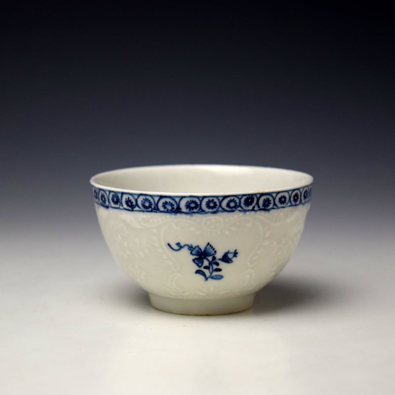 Lowestoft Moulded Border and Floral Sprays Pattern Teabowl and Saucer c1765-68 (2)