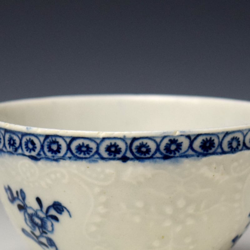 Lowestoft Moulded Border and Floral Sprays Pattern Teabowl and Saucer c1765-68 (5)
