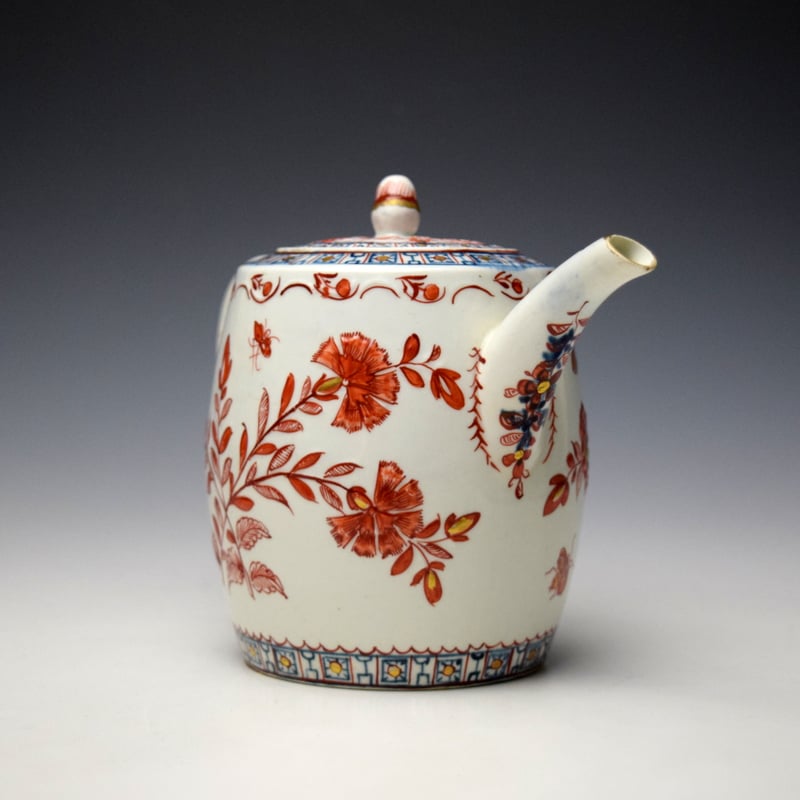 Lowestoft Moulded Carnation Pattern Barrel Shape Teapot and Cover c1775-80 (3)