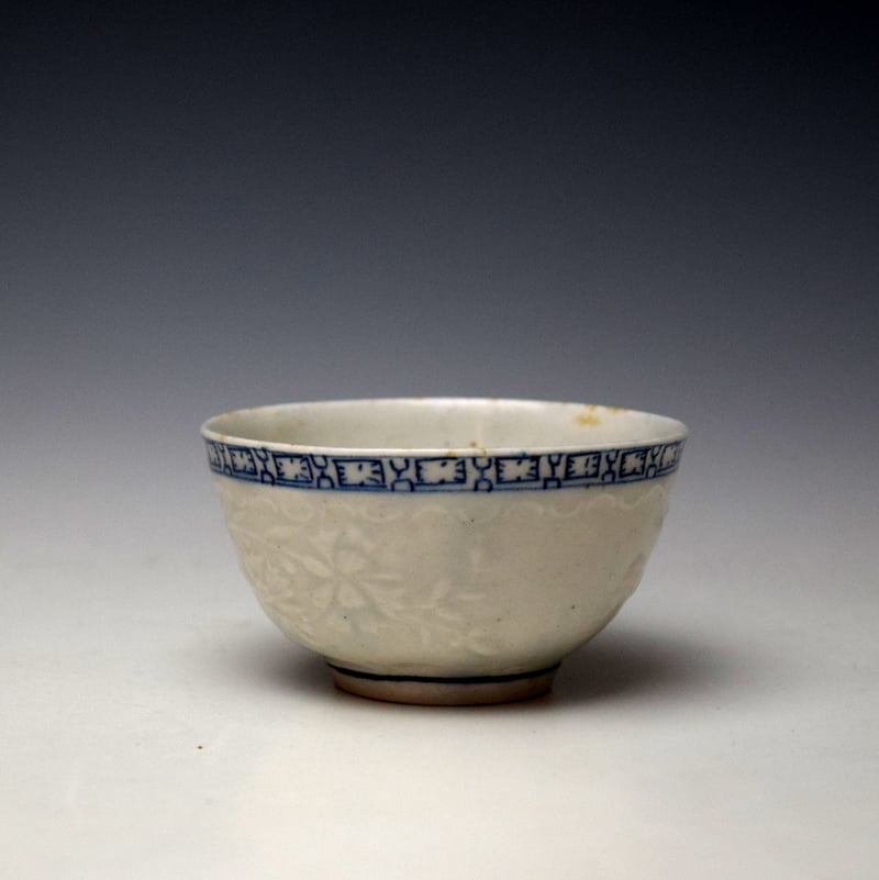 Lowestoft Moulded Floral Sprays Pattern Teabowl and Saucer c1763-65 (4)