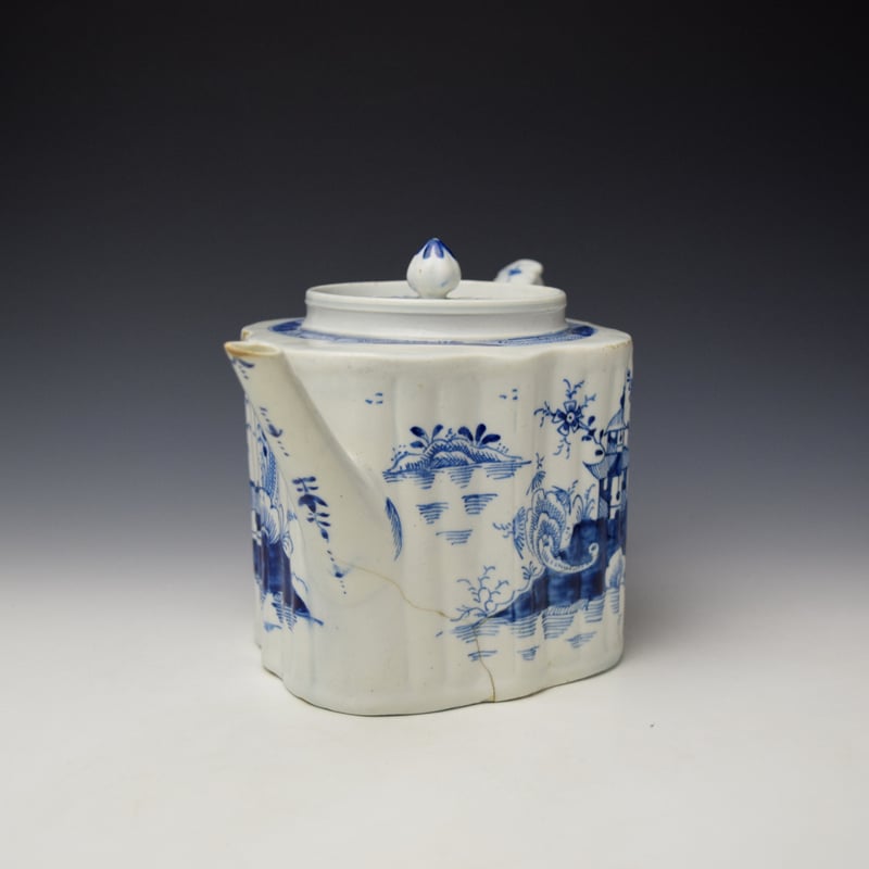 Lowestoft Pagoda and House Pattern Lozenge Shaped Teapot and Cover c1795 (2)