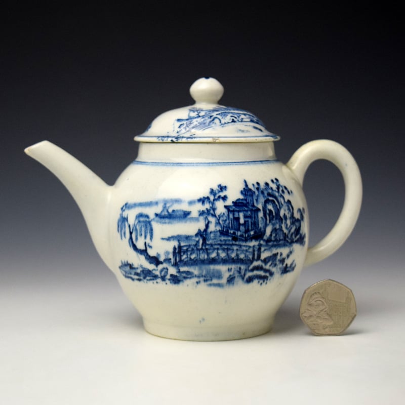 Pagoda and Man Crossing a Bridge Pattern Small Teapot and Cover c1775-80
