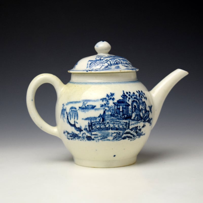Lowestoft Pagoda and Man Crossing a Bridge Pattern Teapot and Cover c1775-80 (4)