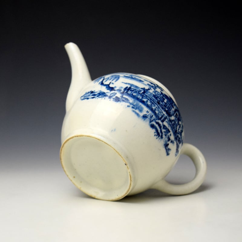Lowestoft Pagoda and Man Crossing a Bridge Pattern Teapot and Cover c1775-80 (8)