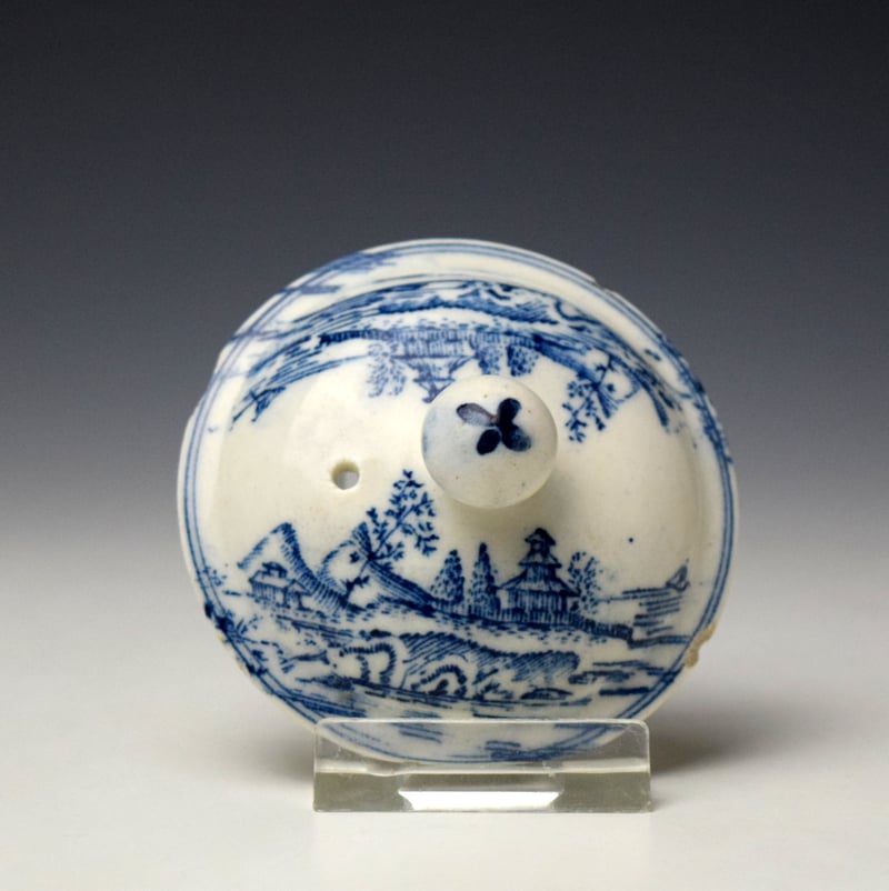 Lowestoft Pagoda and Man Crossing a Bridge Pattern Teapot and Cover c1775-80 (9)