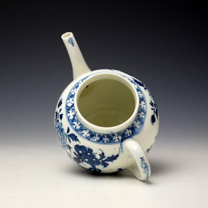 Lowestoft Peony Zig Zag Fence and Hollow Root Pattern Miniature Teapot and Cover c1775-80 (9)