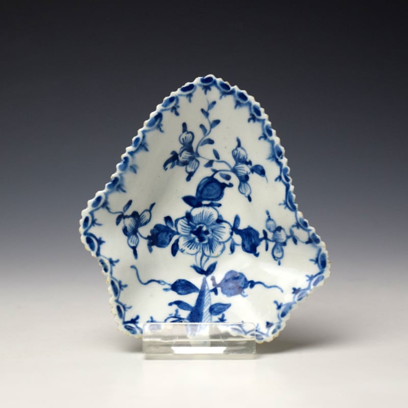 Lowestoft Peony and flowering Vine pattern Pickle Dish c1760-62 (1)