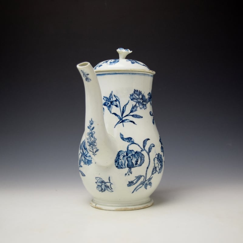 Lowestoft Quad Floral Sprays Pattern Coffee Pot and Cover c1768-70 (1)