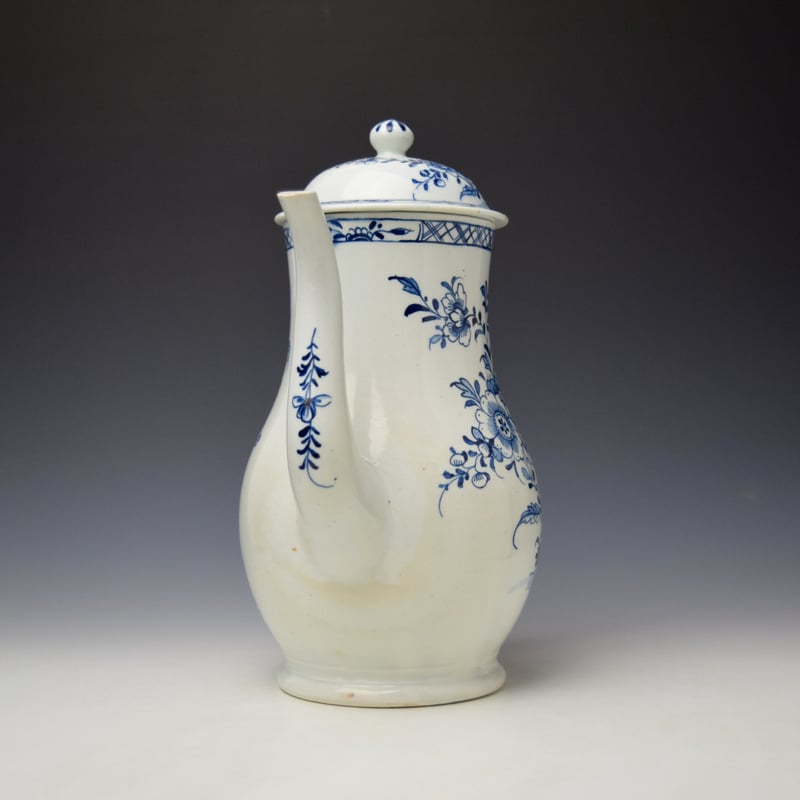 Lowestoft Three Peony and Rock Pattern Coffee pot and Cover c1770-75 (2)