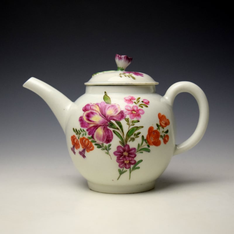 Rare Early Tulip Painter Floral Pattern Teapot and Cover c1770-72