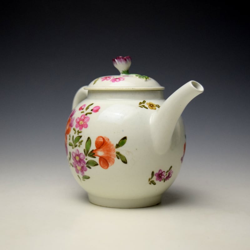 Lowestoft Tulip Painter Floral Pattern Teapot and Cover c1770-72 (3)