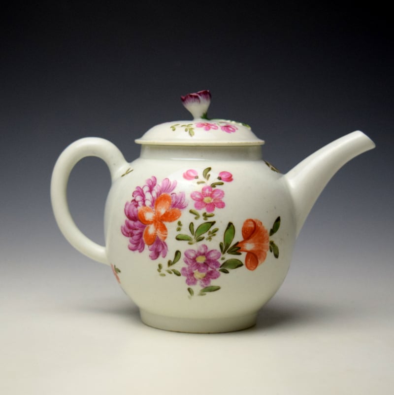 Lowestoft Tulip Painter Floral Pattern Teapot and Cover c1770-72 (4)