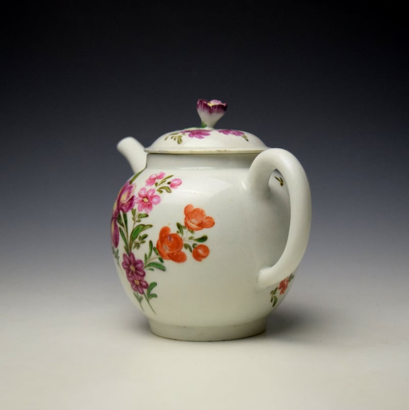 Lowestoft Tulip Painter Floral Pattern Teapot and Cover c1770-72 (6)