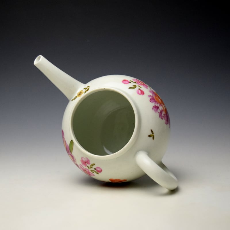 Lowestoft Tulip Painter Floral Pattern Teapot and Cover c1770-72 (7)