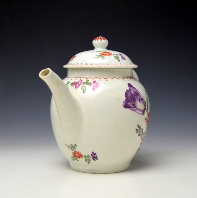 Lowestoft Tulip Painter Tulip Pattern Teapot c1770-80 (2)