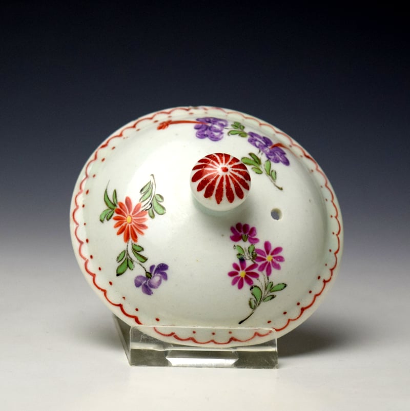 Lowestoft Tulip Painter Tulip Pattern Teapot c1770-80 (9)