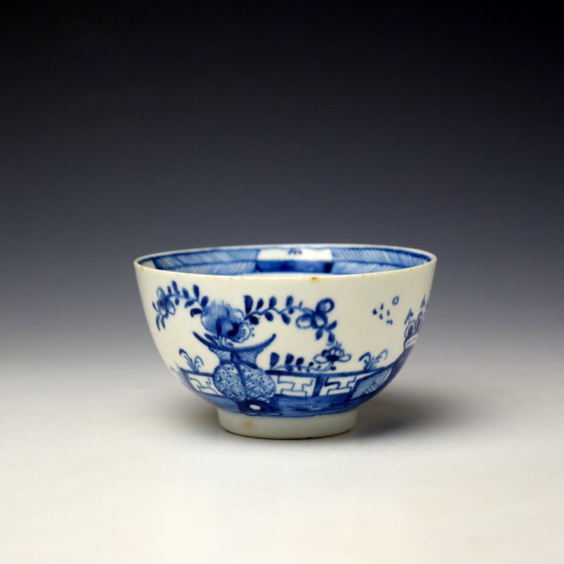 Lowestoft Vase Fence and Crowned Rock Pattern Teabowl and Saucer c1790-95 (1)
