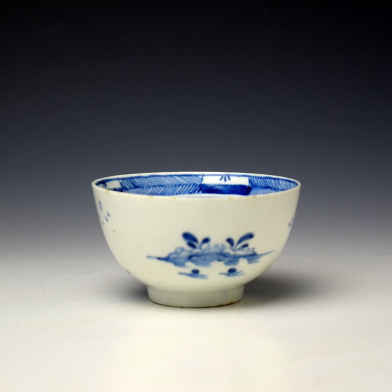 Lowestoft Vase Fence and Crowned Rock Pattern Teabowl and Saucer c1790-95 (3)