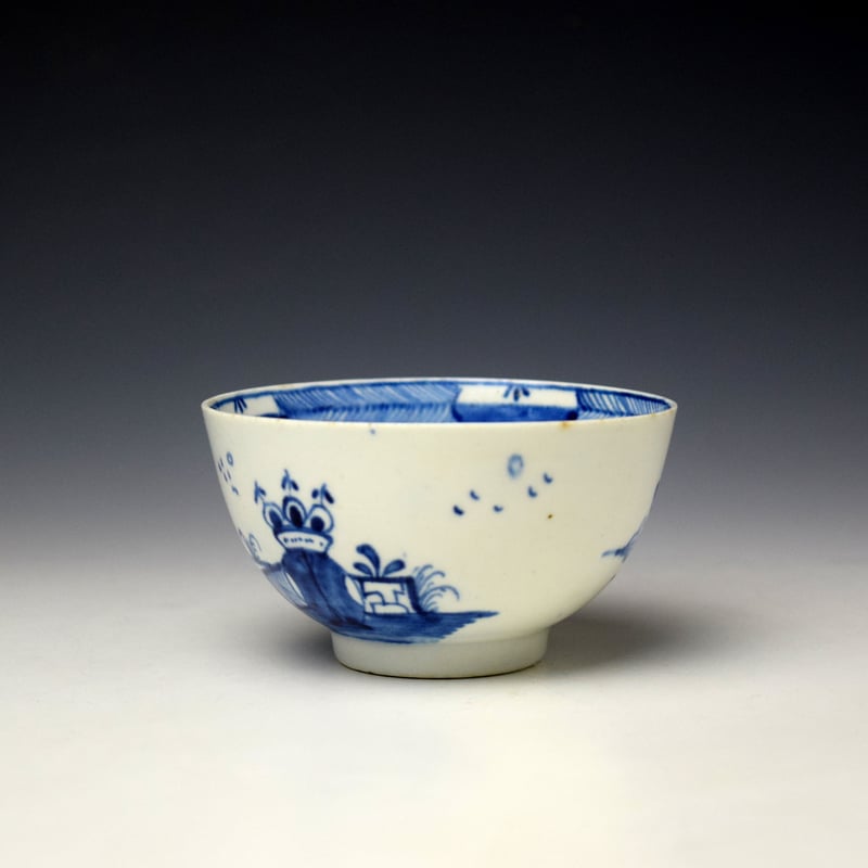 Lowestoft Vase Fence and Crowned Rock Pattern Teabowl and Saucer c1790-95 (4)