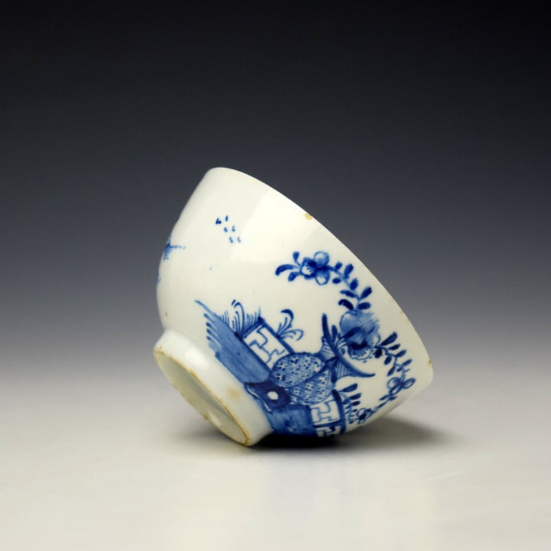 Lowestoft Vase Fence and Crowned Rock Pattern Teabowl and Saucer c1790-95 (6)
