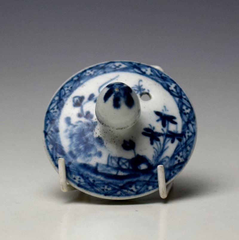 Lowestoft Zig Zag Fence Rock Peony and Willow Pattern Barrel Shaped Teapot and Cover c1762-65 (10)
