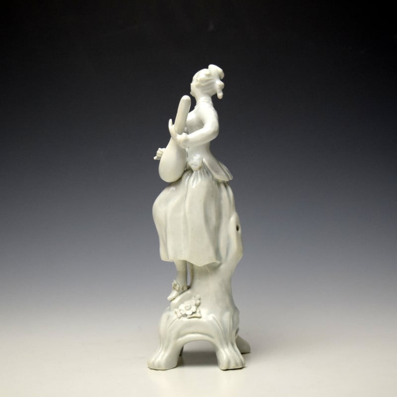 Lowestoft figure of a Lady Musician c1770-80 (4)