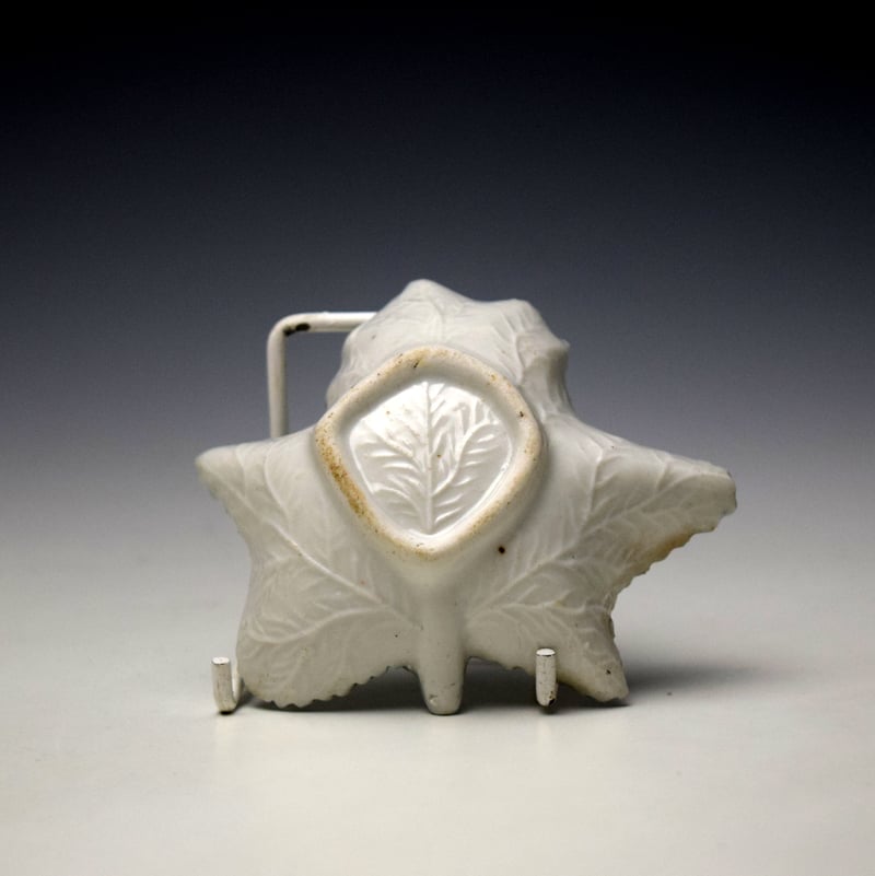 Plymouth Pickle Leaf Daisy Pattern Pickle Dish c1768-70 (2)