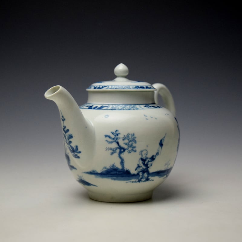 Worcester A Walk in the Garden Pattern Teapot and Cover c1755-60 (2)