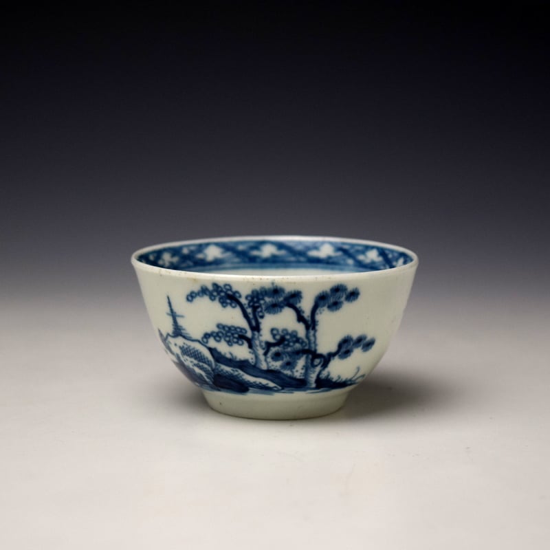 Worcester Cannonball Pattern Ball Pattern Teabowl and saucer c1755-60 (2)
