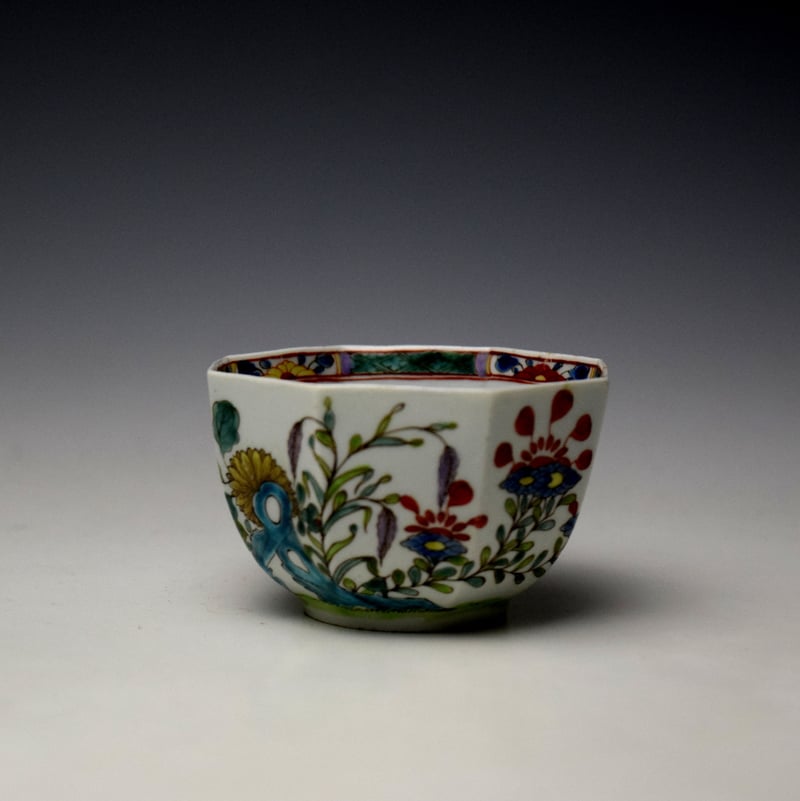 Worcester Chinese Garden Pattern Octagonal Teabowl and Saucer c1753-54 (2)