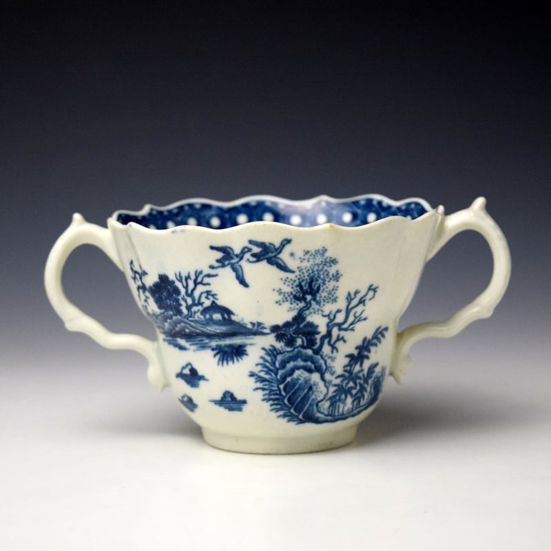 Worcester Fence Pattern Chocolate Cup and Stand c1770-75 (4)