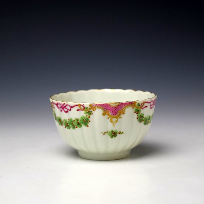 Worcester Fluted Crazy Bird and Garland Pattern Teabowl and Saucer C1765-70 (4)