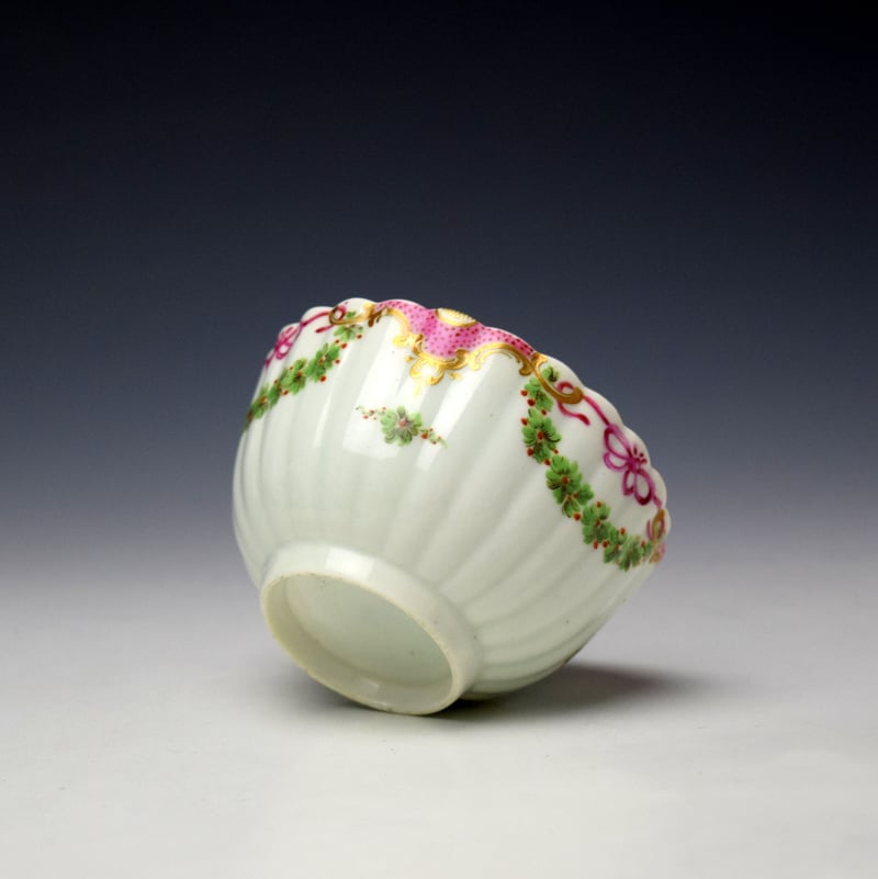 Worcester Fluted Crazy Bird and Garland Pattern Teabowl and Saucer C1765-70 (6)