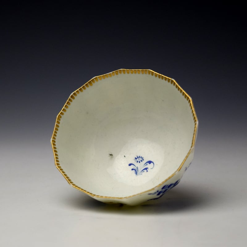 Worcester Fluted Dry Blue Floral Pattern Teabowl and Saucer c1770-75 (6)