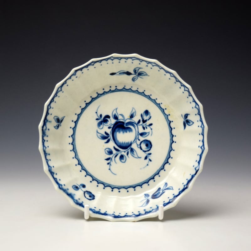 Worcester Fruit Sprays Pattern Fluted Teabowl and Saucer c1775-80 (8)