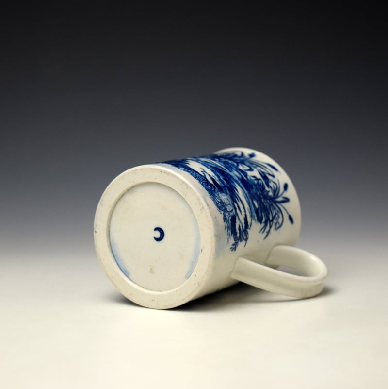 Worcester Man Aiming a Gun Pattern Small Mug c1775-85 (8)