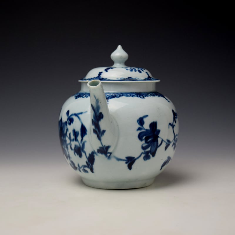 Worcester Mansfield Pattern Teapot and Cover c1756-58 (2)