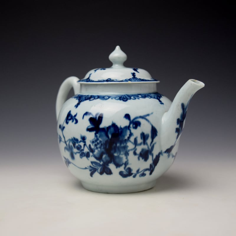 Worcester Mansfield Pattern Teapot and Cover c1756-58 (3)