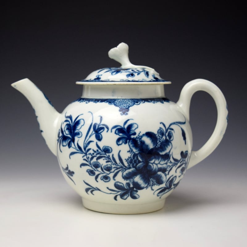 Mansfield Pattern Teapot and Cover c1770