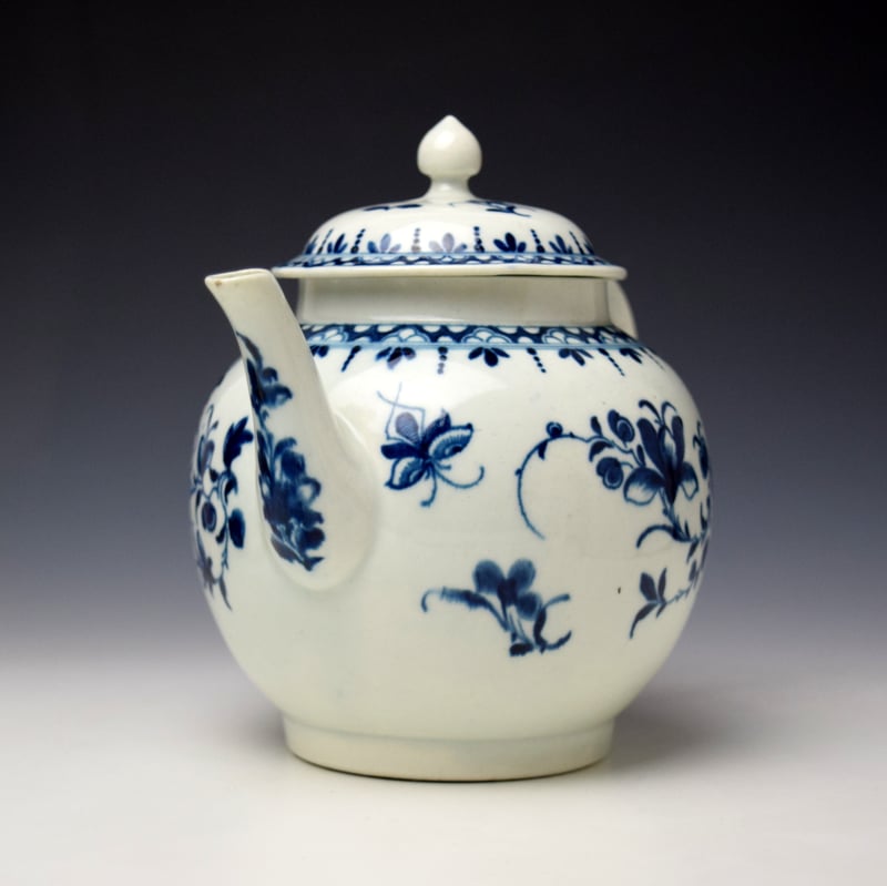 Worcester Peony Pattern Teapot and Cover c1765-75 (2)