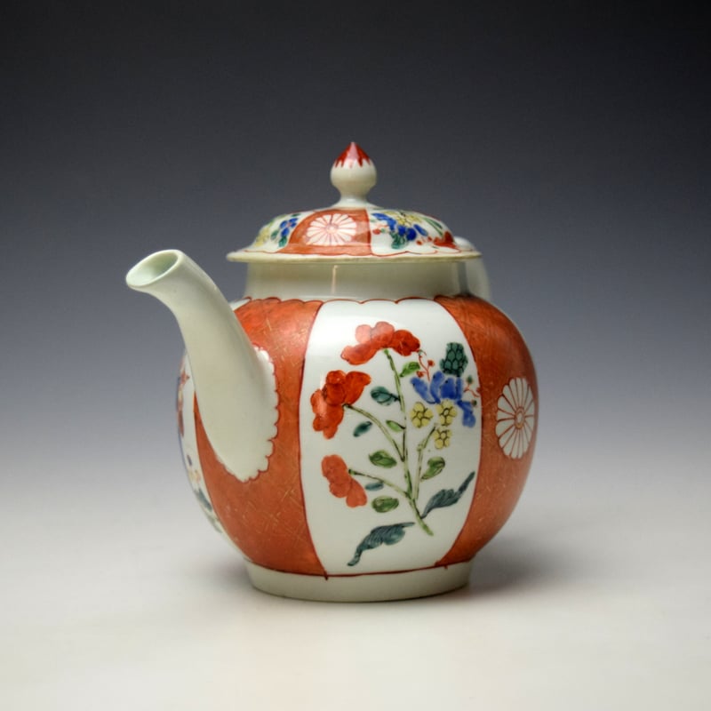 Worcester Scarlet Japan Mandarin Pattern Teaot and Cover c1760-65 (2)