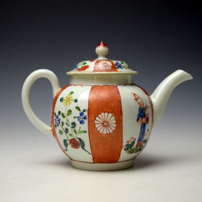 Worcester Scarlet Japan Mandarin Pattern Teaot and Cover c1760-65 (4)
