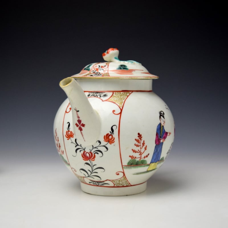 Worcester Tea in the Garden Pattern Teapot and Cover c1775-80 (2)