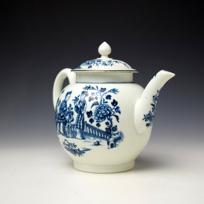 Worcester The Three Ladies Pattern Teapot and Cover c1770-80 (3)
