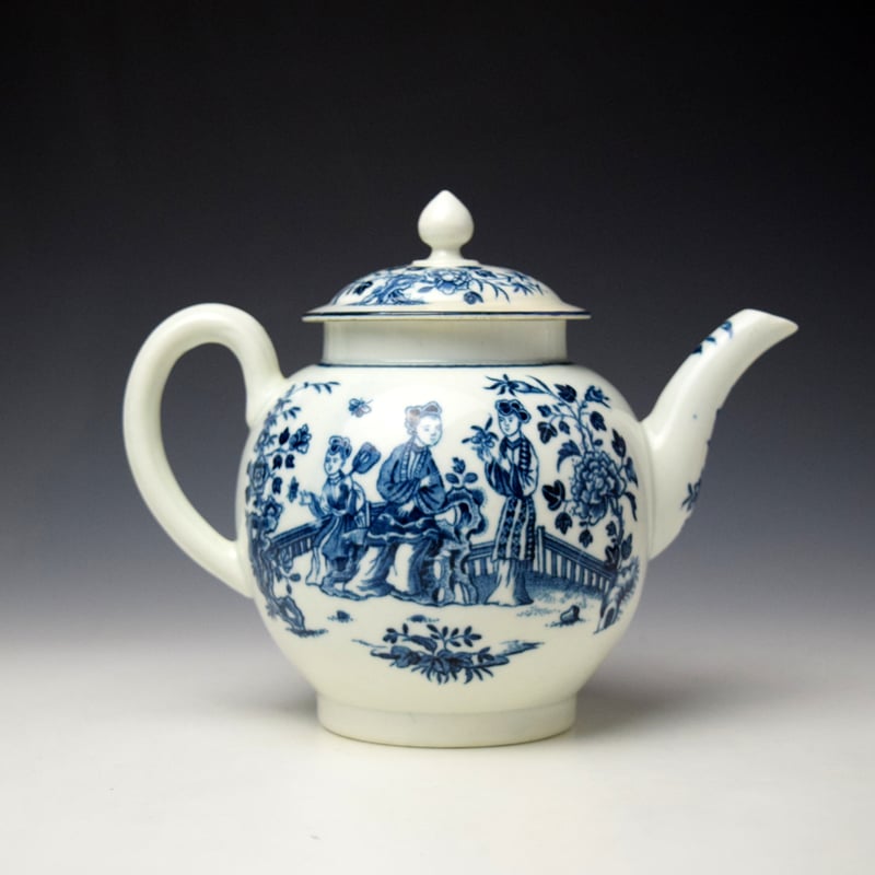 Worcester The Three Ladies Pattern Teapot and Cover c1770-80 (4)