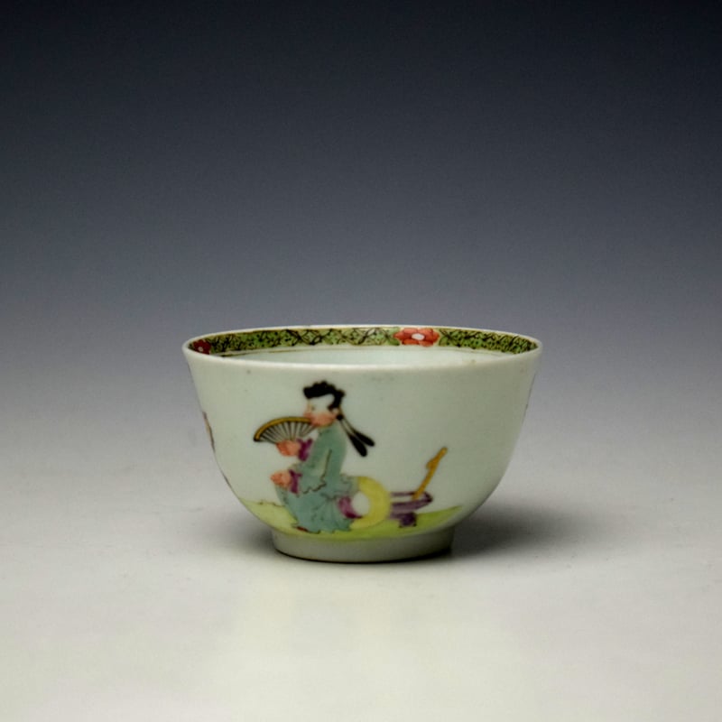 Worcester Three Musicians Pattern Teabowl c1758-60 (3)