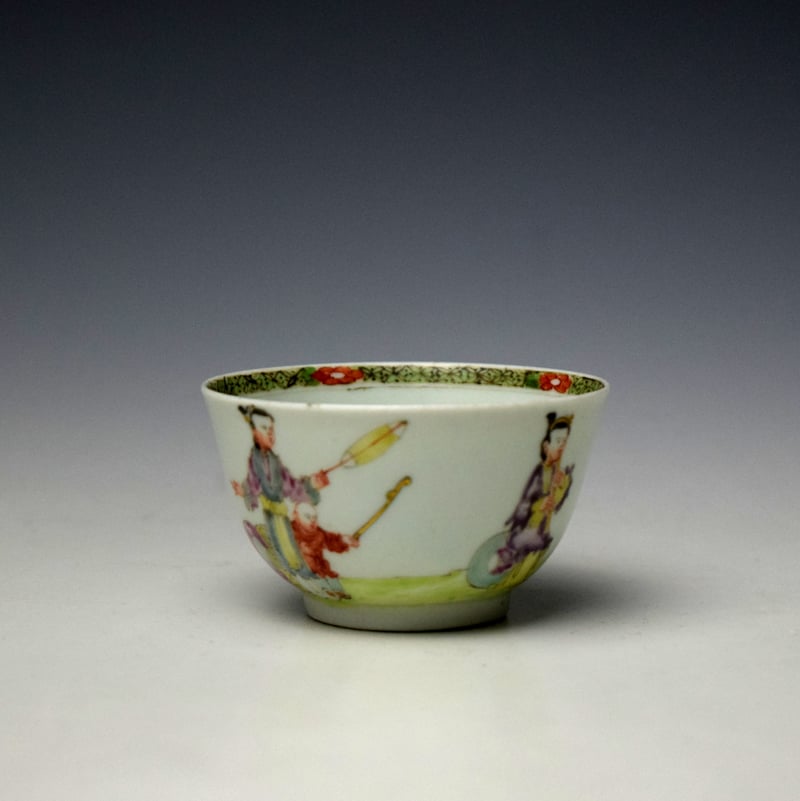 Worcester Three Musicians Pattern Teabowl c1758-60 (5)