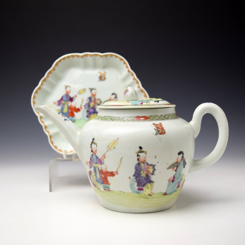 Three Musicians Pattern Teapot Cover and Stand c1756-62